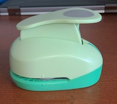 Circle Paper Punch Scrapbooking Craft Paper Cutter NEW NWOB. - $11.14