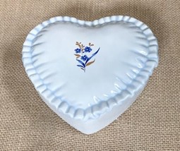 Vintage Handmade Fluted Edge Hand Painted Dainty Blue Flower Heart Trinket Box - £12.51 GBP