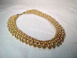 Vintage Runway Wide Gold Tone Faux Pearl Necklace K373 - £125.82 GBP