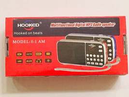 Mini Radio Portable AM/FM - Rechargeable Digital MP3 Radio Speaker Hooke... - $13.65 CAD