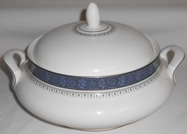 Royal Doulton SHERBROOKE PATTERN Bone China ROUND COVERED CASSEROLE England - £182.00 GBP