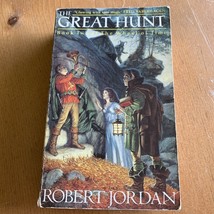 Robert Jordan  The Great Hunt Wheel of Time UK Orbit books 1994 Print - $499.18 MXN