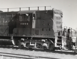 Pennsylvania Railroad PRR #7059 GP-9 Electromotive Train Photo Hagerstown MD - £7.56 GBP