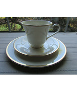 ROYAL DOULTON CHINA THE ROMANCE COLLECTION HEATHER IVORY GOLD 3 PC LUNCH... - $25.73 CAD