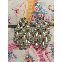 Vintage Faux Pearl Cluster Clip On Earrings - £39.14 GBP