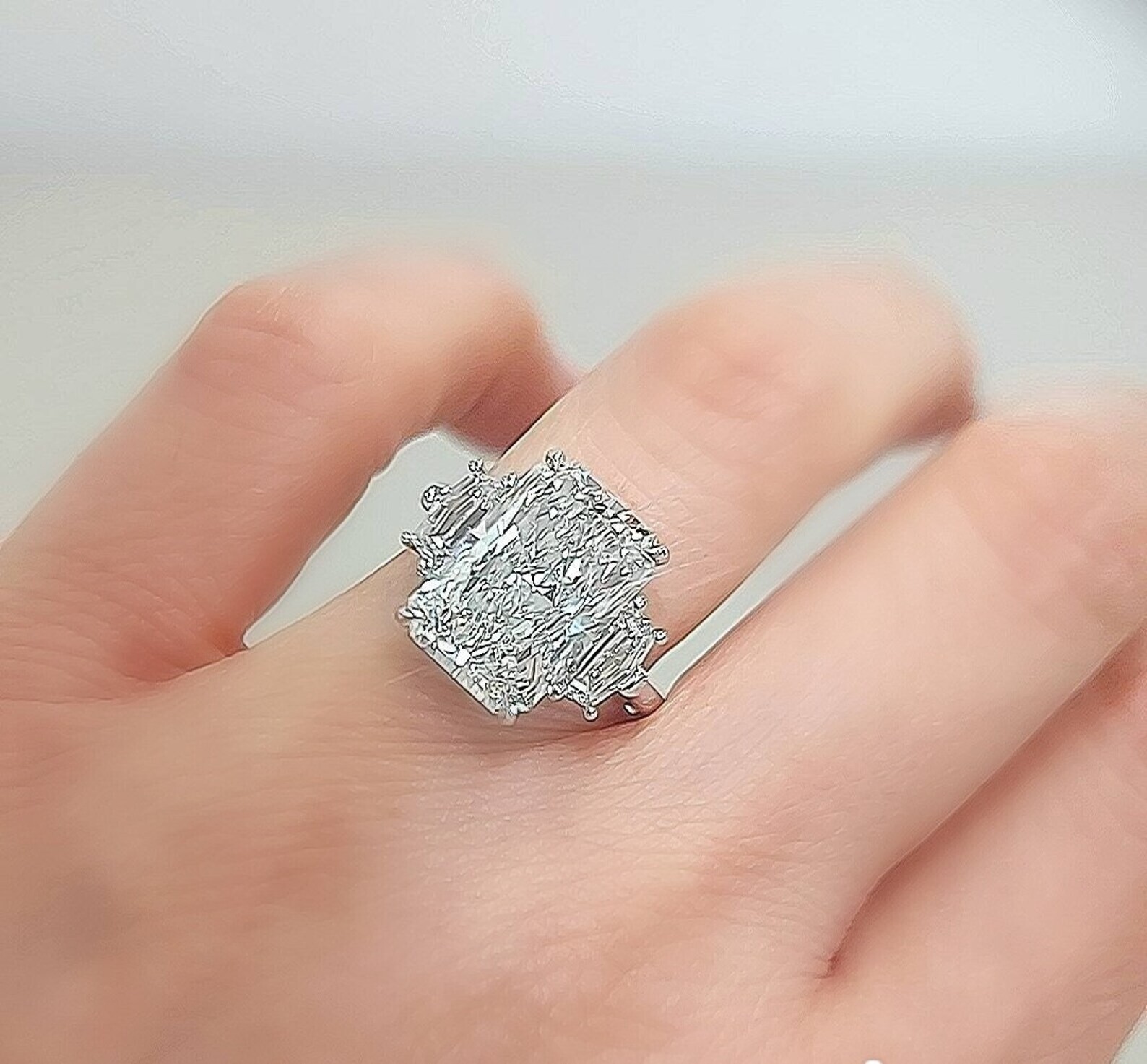 8.00 Cts Radiant Cut F/VS1 Lab Grown Diamond Engagement Ring 14k White Gold Item image 3