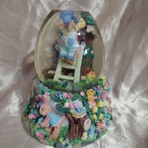 Spring Water Easter Music Globe Egg Playing Peter Cottontail - $19.37