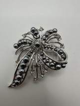 Vintage Nolan Miller Silver Pearl Rhinestone Flower Brooch 6.5cm - £46.39 GBP