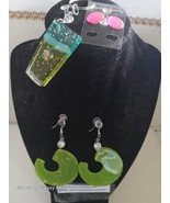 3 Piece Resin and Bead Set, 2 x pairs Earrings , 1 x  Key Chain (81) - $17.82 CAD