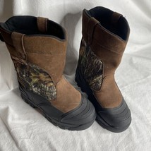 GUIDE GEAR 2000 g Thinsulate Camo Boots Men Sz 8M Slip &amp; Oil Resistant 12.5”Tall - £14.15 GBP