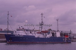 SLXY521 - Research Vessel - Western Pacific - 35mm Colour Slide - £1.98 GBP