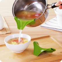 Liquid Funnel Anti-spill Slip On Pour Soup Spout Funnel for Pots Pans Bo... - £7.07 GBP