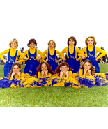 Vintage Girls Cheerleader with Pom Poms / 1970&#39;s Original-Snapshot - $241.94 MXN