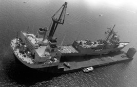 USS Samuel B. Roberts FFG-58 aboard Mighty Servant II lift ship 1988 Pho... - $8.81