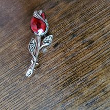 Rose Brooch, Silver Tone with Red Enamel and Rhinestones, Vintage Jewelry image 10