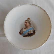 Vintage Commemorative Souvenir Ceramic Plate Wall Plaque Queen Victoria - £15.76 GBP