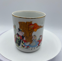 Vintage Walt Disney Productions Alice in Wonderland Gold Trim Coffee Mug Japan - £5.93 GBP