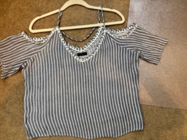 Cotton-On cold shoulder short sleeve top sz.S/P - $3.96