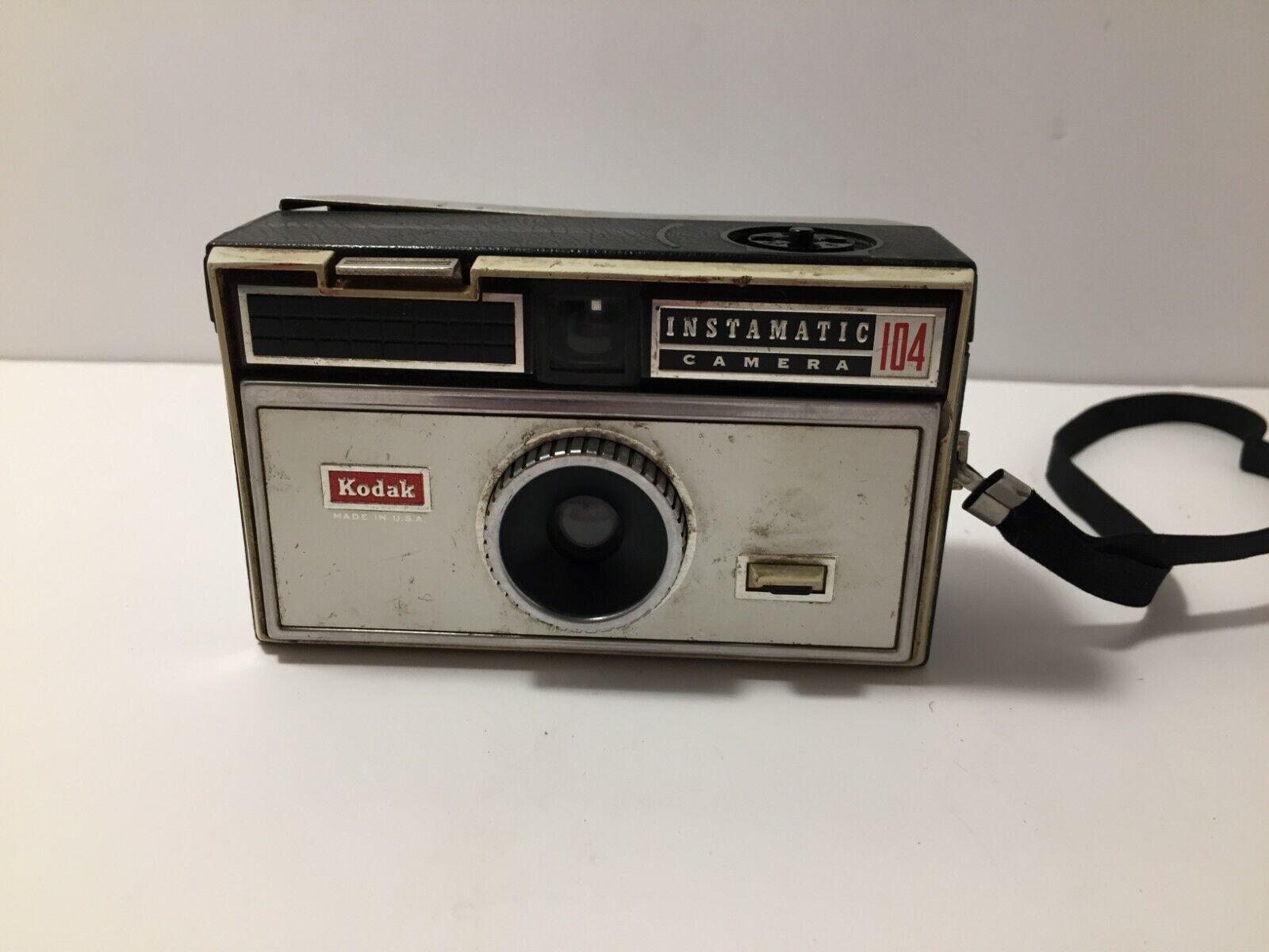 Vintage Kodak Instamatic 104 Camera Untested 1960's - $16.27
