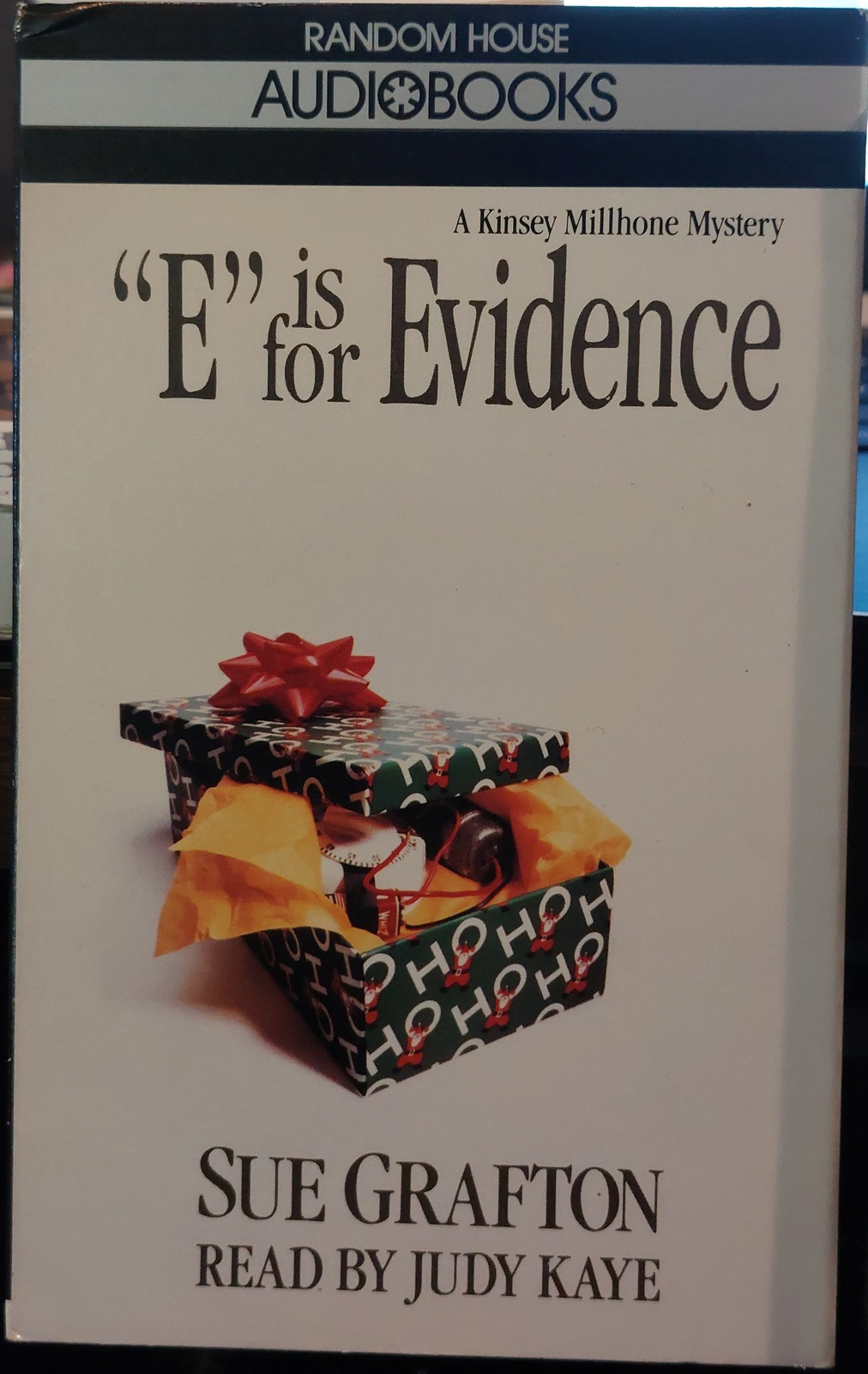 Primary image for "E IS FOR EVIDENCE" by Sue Grafton Cassette Audiobook Mystery 'Kinsey Millhone'