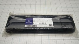 Mercedes Benz 211 830 00 42 Flap Vent Air Pressure Relief Quarter OEM NOS - $20.98