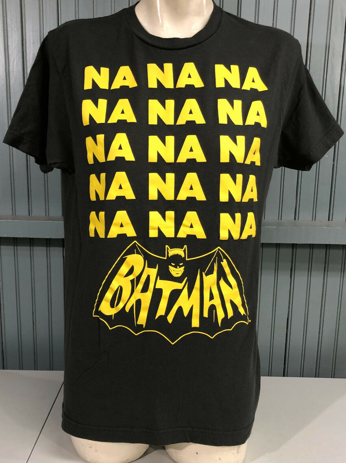 Primary image for Batman Classic Logo Theme Song Na Na Na Large Mens Black T-Shirt 
