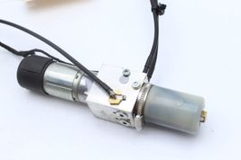08-16 VOLVO XC70 LIFTGATE TRUNK HYDRAULIC PUMP MOTOR Q4461 image 6