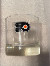 1 Jack Daniels Philadelphia Flyers 3.25&quot; Drinking Glass *Pre-Owned* cc1 - $252.08 MXN