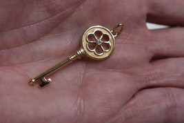Tiffany &amp; Co Diamond 18K Gold Blossom Key Pendant 4 Necklace or Bracelet &amp; Pouch - £720.47 GBP