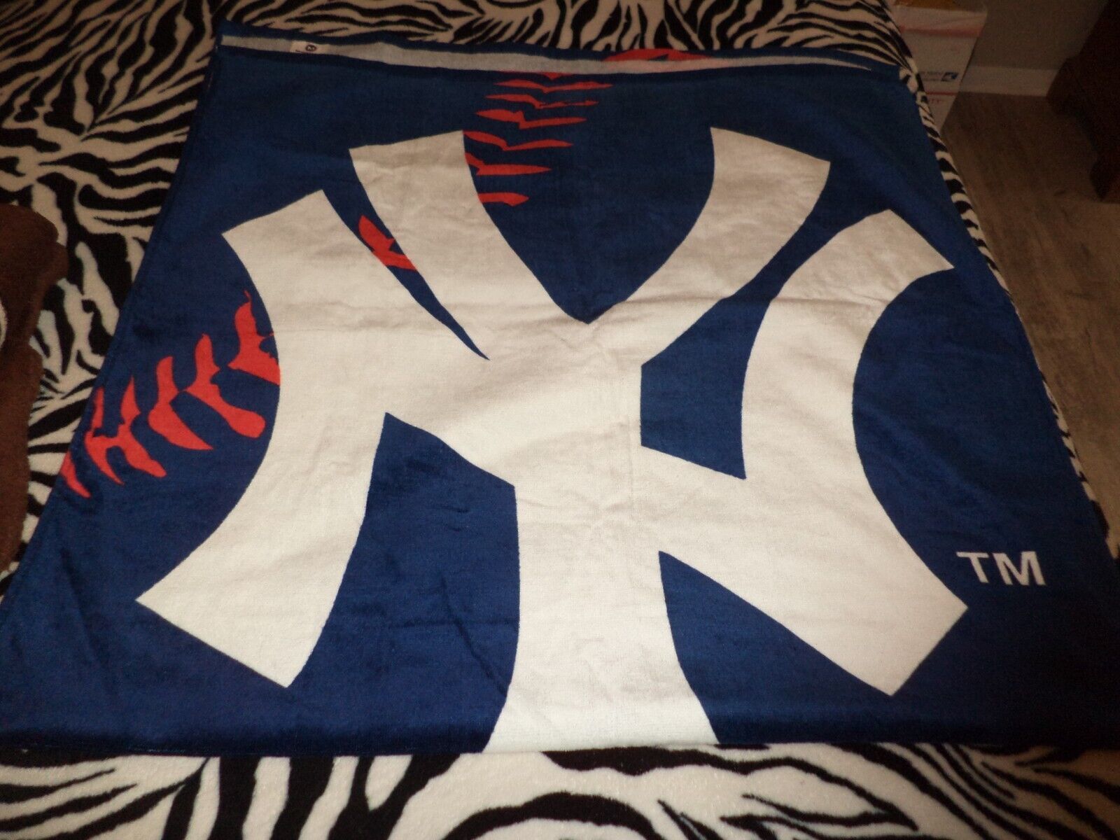 NEW MCARTHUR MLB NEW YORK YANKEES BASEBALL BEACH TOWEL 30" X 60" COTTON - $24.99