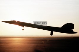 SR-71 BLACKBIRD JET LANDING AT BEALE AIRFORCE BASE CIA PROJECT 4X6 POSTCARD - $8.65