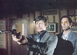 Death Wish 1974 Charles Bronson aims gun Stuart Margolin behind him 5x7 photo - £4.52 GBP