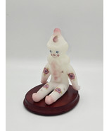 Fenton Art Glass Berries And Blossoms Sitting Clown Hand Painted with Stand - $2,146.45 MXN