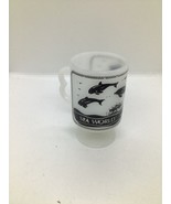 Vintage 1980 Sea World Milk Glass Pedestal Coffee Cup Mug Shamu &amp;  Dolphins - €10,37 EUR