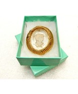 Carved Clear Glass Cameo Brooch/Pendant, Gold Tone Coiled Frame, JWL-103 - $179.38 MXN