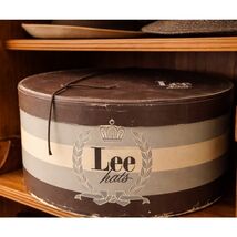 VTG 1940s Lee Hats Oval Hat Box Brown Taupe Mens Hat Display Storage - $34.95