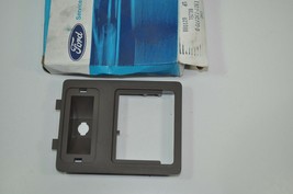 Ford NOS OEM Probe Floor Console Lamp Bezel Part# E92Z-13C770-D - £15.65 GBP