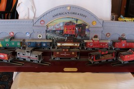 HO Scale Hawthorne Village, America&#39;s Greatest Cabooses, 10 Cars  &amp; Display - £556.44 GBP