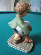 Goebel Figurine 4 1/2&quot; &quot; Sneaky Situation&quot; Nib Original - £50.55 GBP