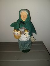 Byers Choice Caroler CRIES OF LONDON 1995 DOLL MAKER VENDOR  with TAG - $40.00