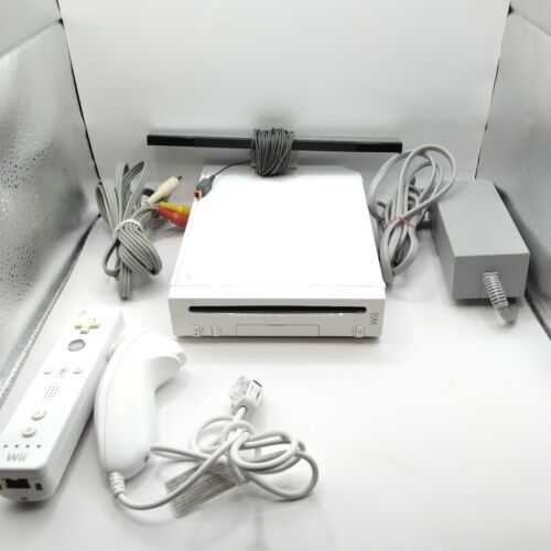 Nintendo Wii RVL-001 Console - White w/ Cables, Sensor Bar, Wii Mote/Nunchuck!  - $36.09