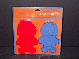 Hallmark Raggedy Ann &amp; Andy Cookie Cutters Plastic Red &amp; Blue New Sealed... - $17.41