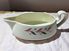 Vintage Homer Laughlin Made in USA M54N6 Pink Gray Berries Leaf Gravy Bowl 18-87 - $6.88