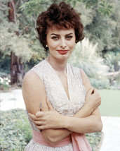 Sophia Loren Smiling Portrait in White Dress arms Folded 16x20 Canvas - £54.98 GBP