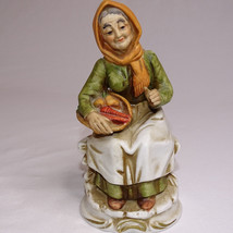 Vintage Figurine Unmarked 80&#39;s Old woman With Basket Sitting On Bench Happy Rare - £8.55 GBP