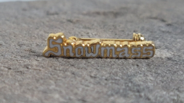 SNOWMASS Mini White Logo Ski Skier Skiing Resort Souvenir Lapel Hat Pin Colorado - $9.99