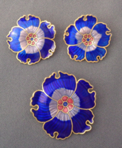 Vintage 1970s 80s Cloisonne SET Flower Brooch CLIP Earrings Cobalt Blue Gold Pl - £23.50 GBP