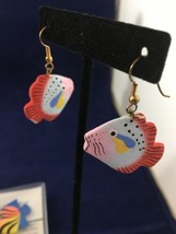 Handpainted Wooden Tropical Fish Earrings Multicolor AS-IS Needs Repair F6 - £0.78 GBP