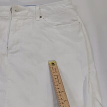 Croft & Barrow RN#73277 Women's White Cotton Mini Stretch Denim Skort Size 12 image 6