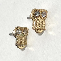 Avon Sm Owl Pierced Stud Earrings Clear Rhinestone Eyes Gold Tone 3/8in - £7.95 GBP